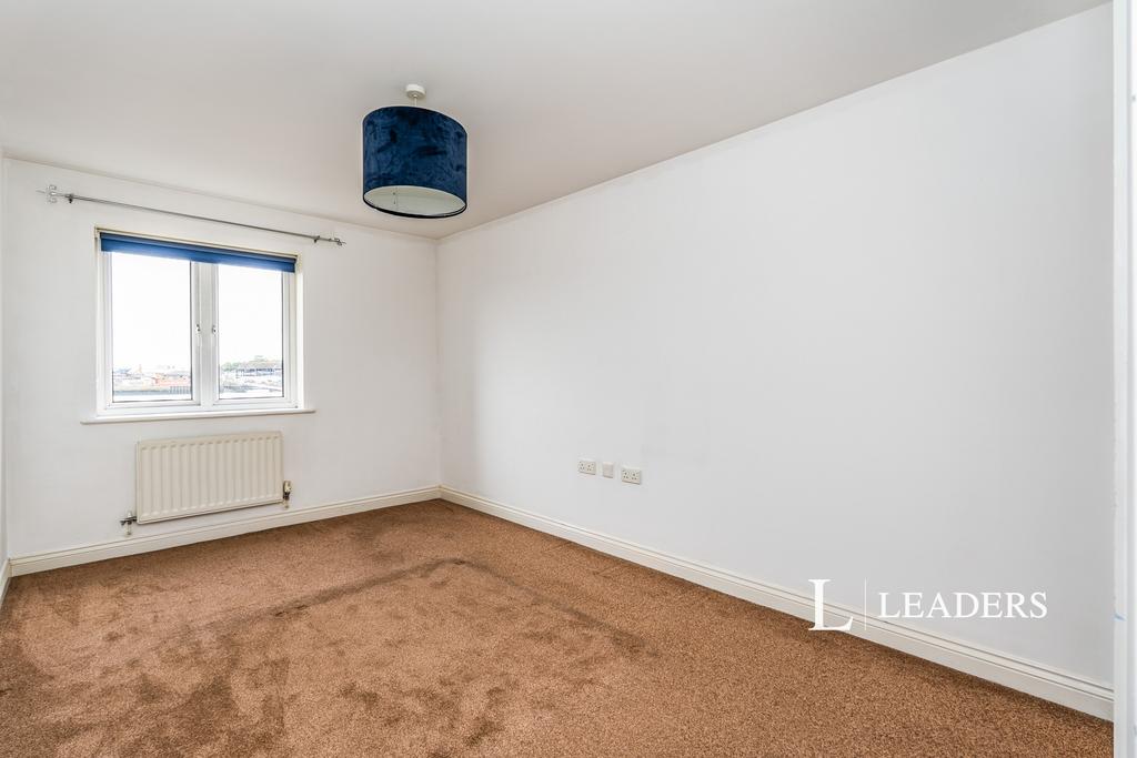 Apartment in Southampton, Millbank, Bitterne Manor - More