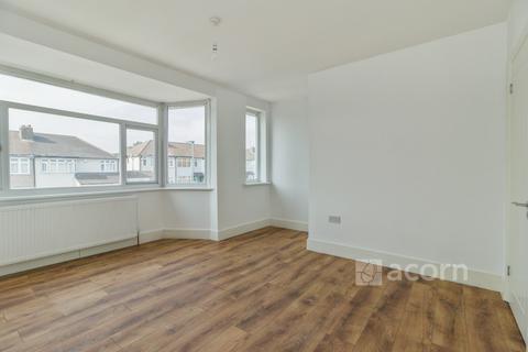 3 bedroom terraced house to rent, Tyrrell Avenue Welling DA16