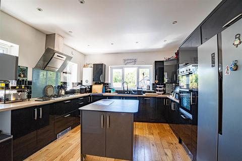 5 bedroom semi-detached house for sale, St. Helens Road, Hastings
