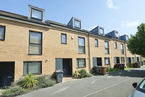 Ager Avenue, Dagenham, RM8