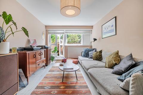 Wentworth Crescent, London