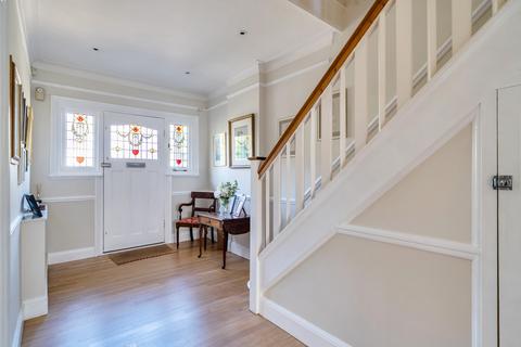 Raleigh Drive, Claygate, KT10