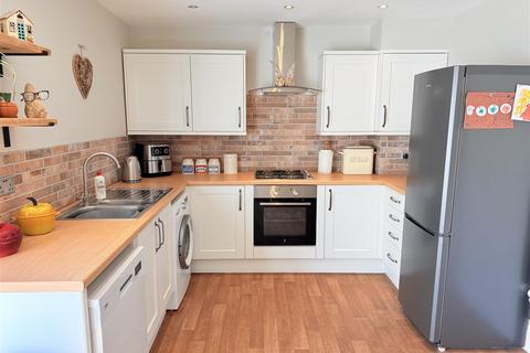 2 bedroom terraced house for sale, Trinity Street, Mirfield WF14