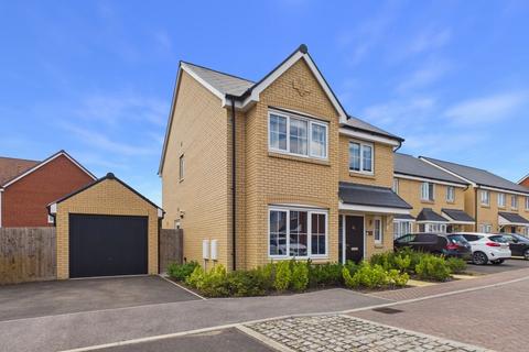 4 bedroom detached house for sale, Osborne Way, Bury St Edmunds IP32