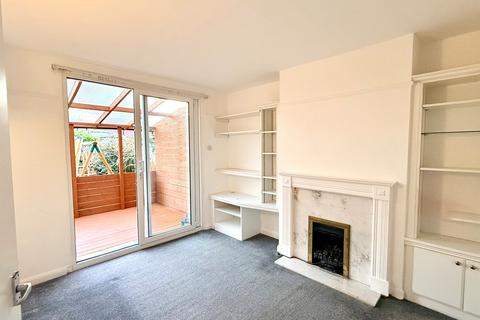 2 bedroom flat to rent, Tomswood Hill, Ilford, IG6