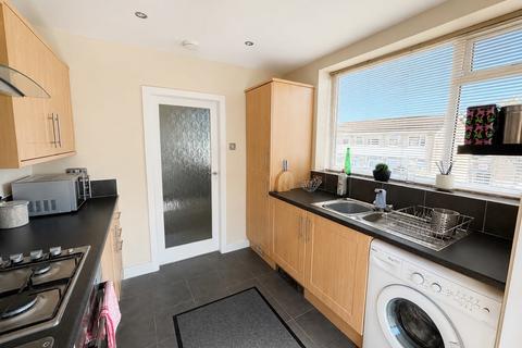 2 bedroom detached bungalow for sale, Deanwood Crescent, Allerton, Bradford