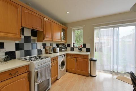 2 bedroom townhouse to rent, Morehall Close, Clifton Moor