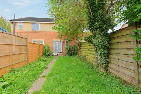 2 bedroom townhouse to rent, Morehall Close, Clifton Moor