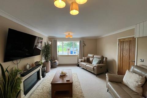 4 bedroom house to rent, The Street, Weybread, DISS