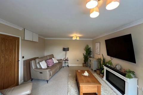 4 bedroom house to rent, The Street, Weybread, DISS