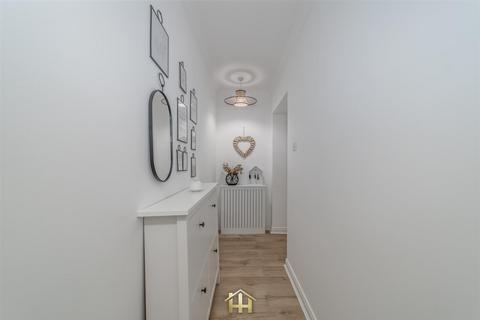 2 bedroom flat for sale, Alastair Soutar Crescent, Dundee DD2
