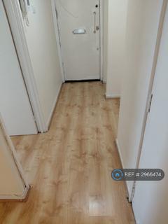 3 bedroom flat to rent, Elkington Point, London, SE11