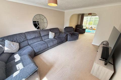 4 bedroom detached house for sale, Coventry Avenue, Great Sutton