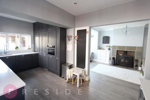 4 bedroom semi-detached house for sale, Bury Road, Rochdale OL11