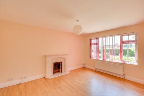 3 bedroom detached bungalow to rent, Delamere Road, Trowbridge