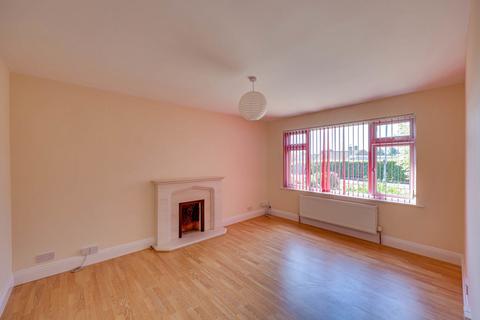 3 bedroom detached bungalow to rent, Delamere Road, Trowbridge