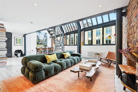 2 bedroom duplex to rent, Margravine Gardens, London, W6