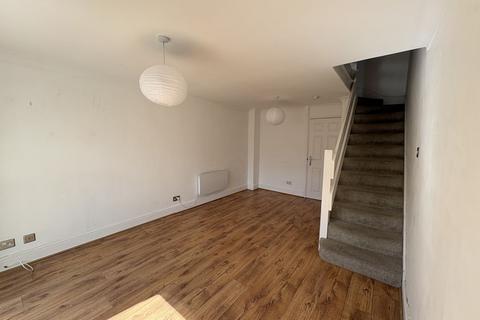 2 bedroom terraced house to rent, Leafield Road, Cowley