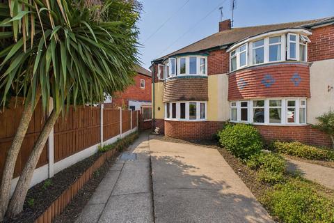 2 bedroom semi-detached house for sale, Shelley Close, Burton-On-Trent DE14