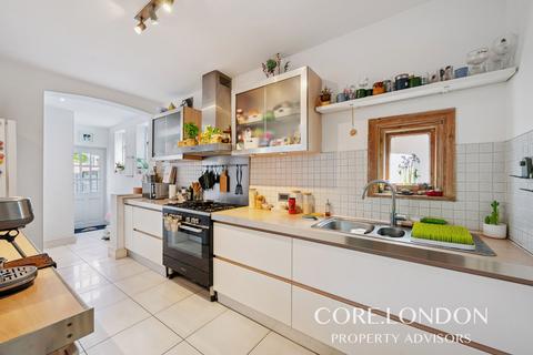 3 bedroom end of terrace house for sale, Blondin Avenue, London, W5