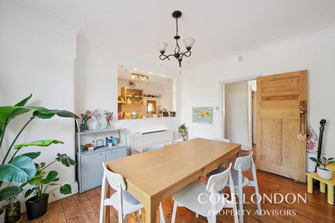 3 bedroom end of terrace house for sale, Blondin Avenue, London, W5