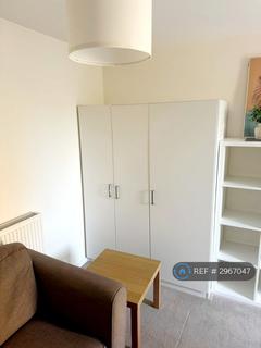 1 bedroom in a house share to rent, Fen St, Milton Keynes, MK10