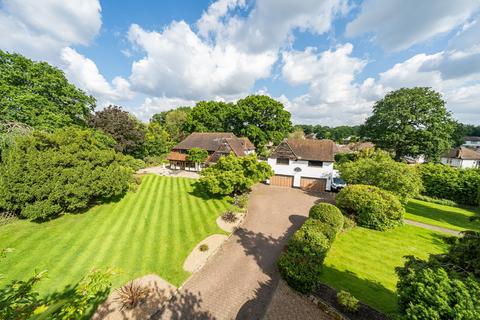 Oakwood Close, Chislehurst, Kent, BR7