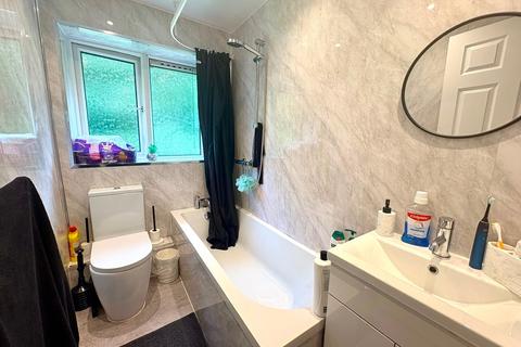 2 bedroom flat to rent, Horwich, Bolton BL6