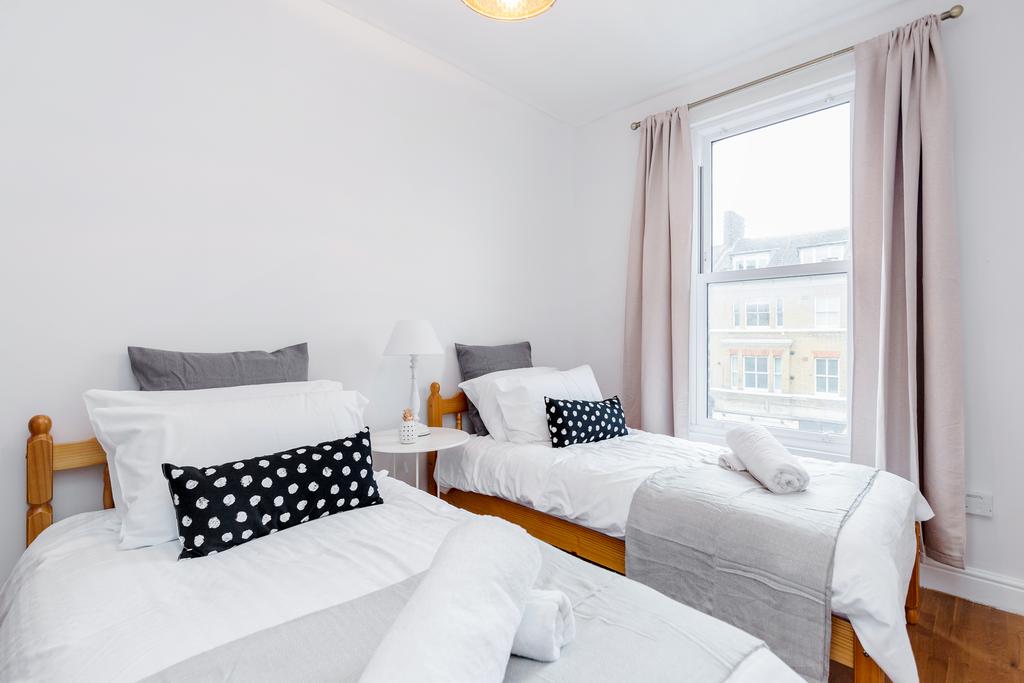 Apartment in London - View 3