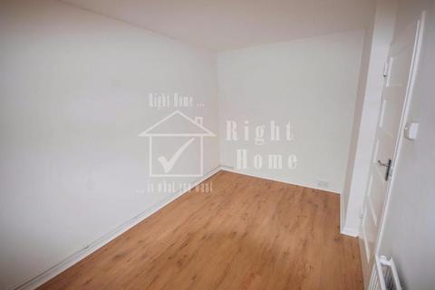 2 bedroom flat to rent, SAYERS HOUSE THE GRANGE