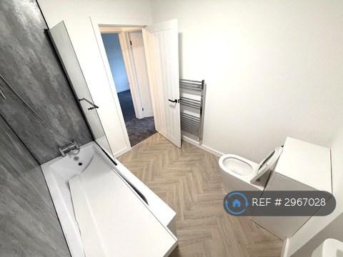 House in Gedling, Nottinghamshire - View 5