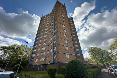 3 bedroom flat to rent, Grantham Road, London E12