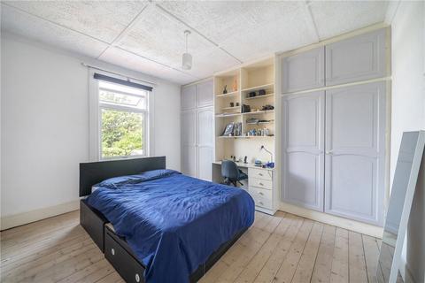 3 bedroom end of terrace house for sale, Birkhall Road, London, SE6