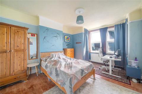 3 bedroom end of terrace house for sale, Birkhall Road, London, SE6