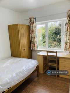 4 bedroom semi-detached house to rent, Altrincham Road, Manchester, M23