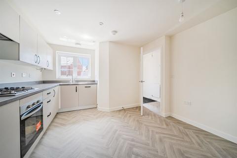 3 bedroom semi-detached house to rent, Taylor Way, NG4