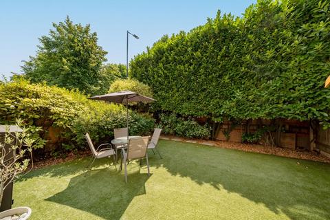 2 bedroom flat for sale, Lucas Close, London NW10