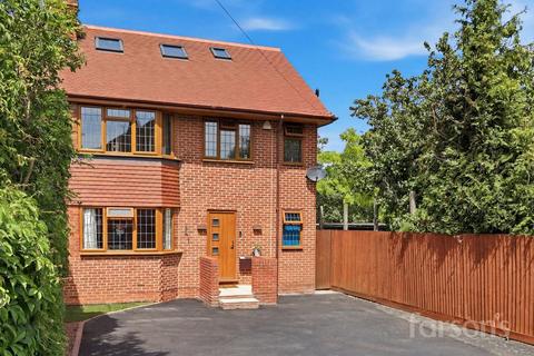 Rochford Avenue, Shenfield, CM15
