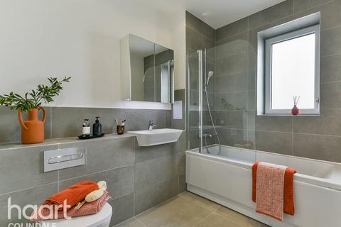 3 bedroom apartment for sale, Burnt Oak Broadway, London