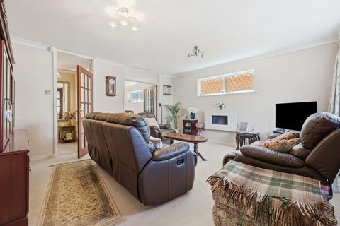 4 bedroom detached house for sale, Lancaster Road, Rayleigh, SS6
