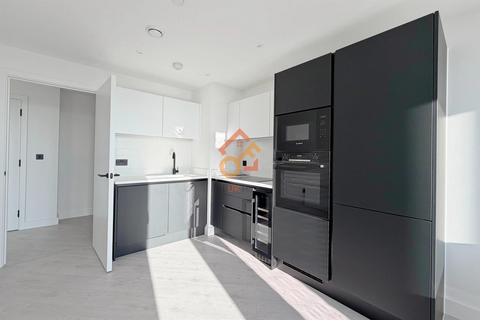 1 bedroom flat to rent, Vista River Tower, 1 Trinity Way, Manchester M3