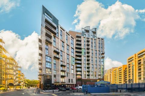 2 bedroom flat to rent, Sovereign Tower, Canning Town E16