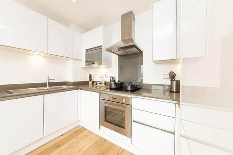 2 bedroom flat to rent, Sovereign Tower, Canning Town E16