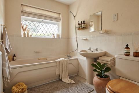 3 bedroom detached bungalow for sale, Kiln Ride, Finchampstead, Wokingham