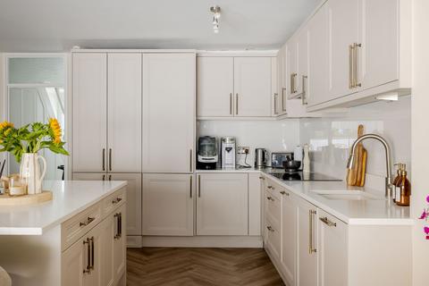 3 bedroom terraced house for sale, Silkham Road, Oxted, RH8