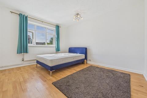 2 bedroom maisonette to rent, Mimosa Road, Middlesex UB4