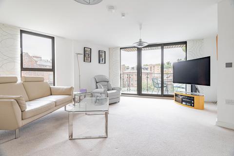 2 bedroom flat for sale, Geoffrey Watling Way, Norwich