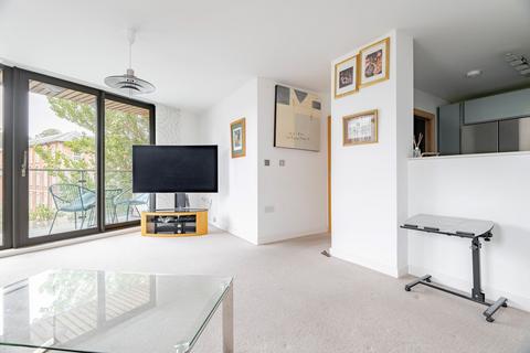2 bedroom flat for sale, Geoffrey Watling Way, Norwich
