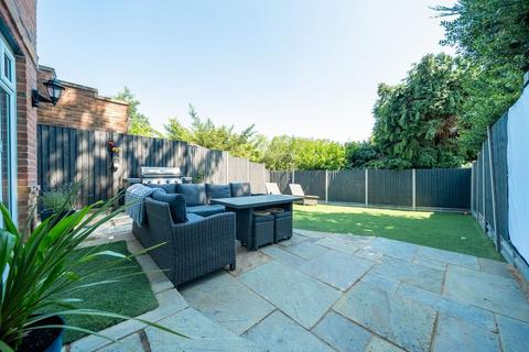 4 bedroom semi-detached house for sale, Linden Close, Iver Heath SL0