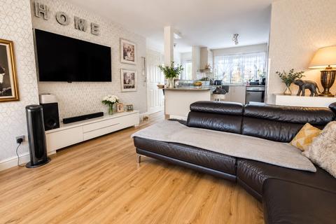3 bedroom terraced house for sale, Helmsdale Close, Reading, Berkshire
